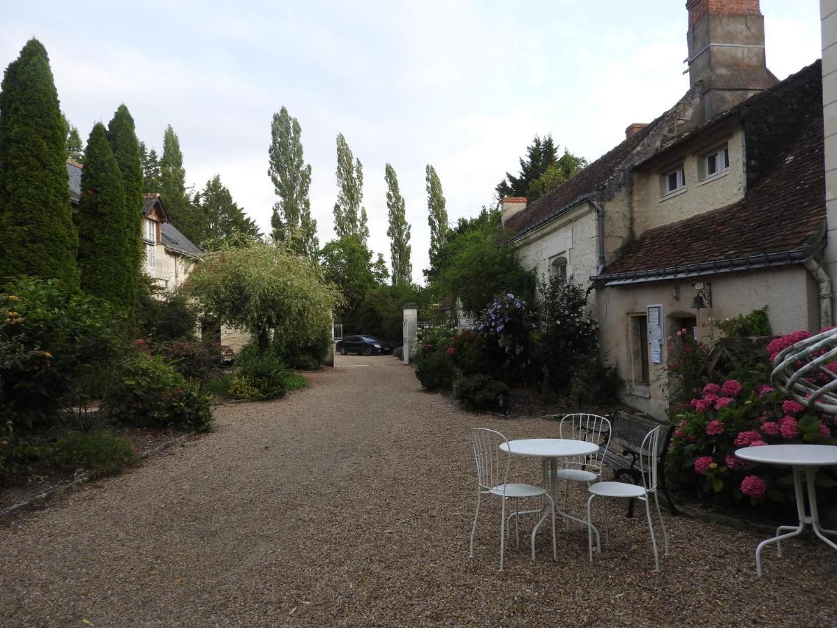 Bed and Breakfast Le Moulin De Saussaye Crouzilles Exterior foto