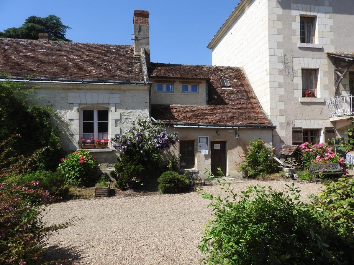 Bed and Breakfast Le Moulin De Saussaye Crouzilles Exterior foto