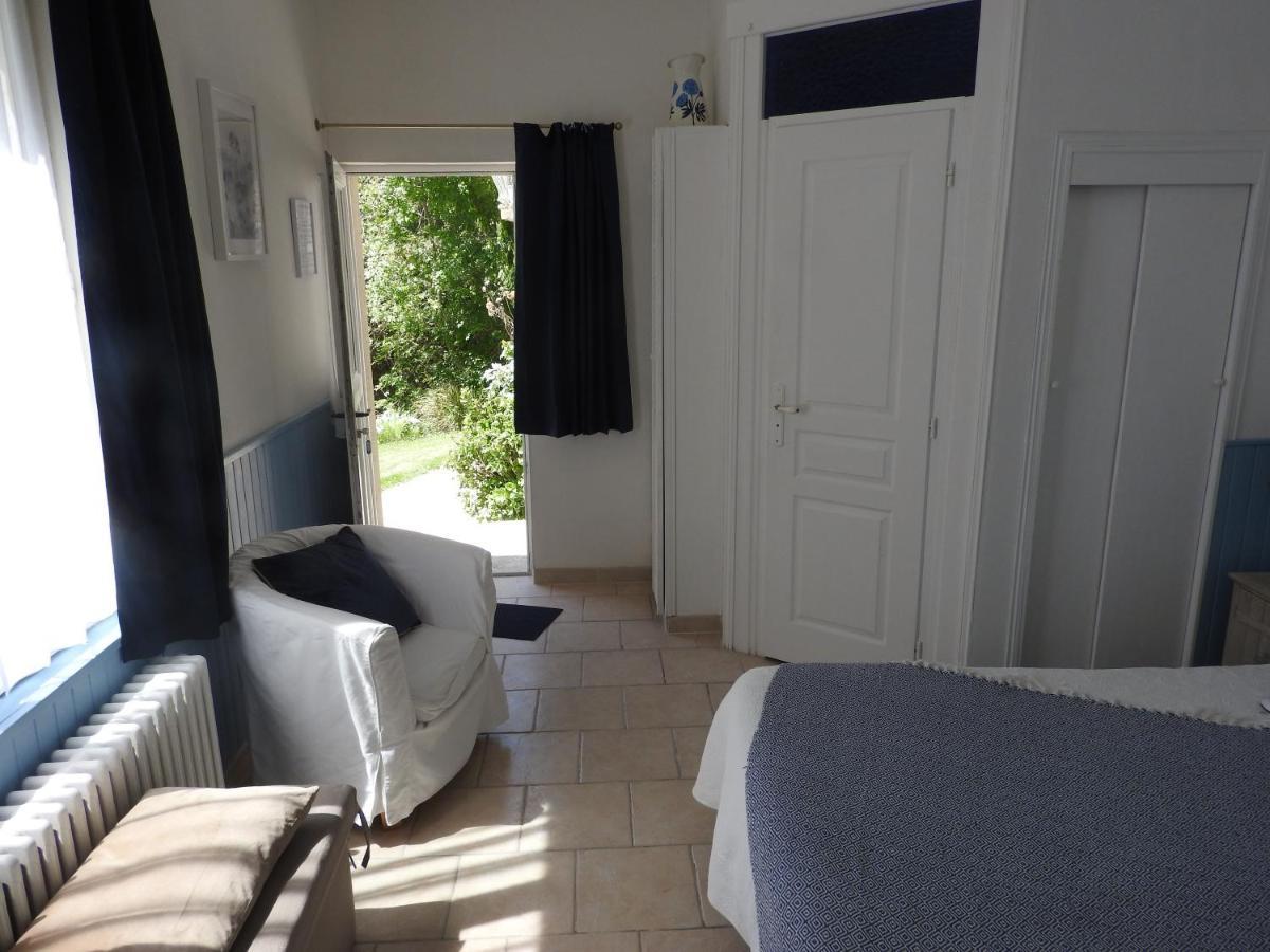Bed and Breakfast Le Moulin De Saussaye Crouzilles Exterior foto