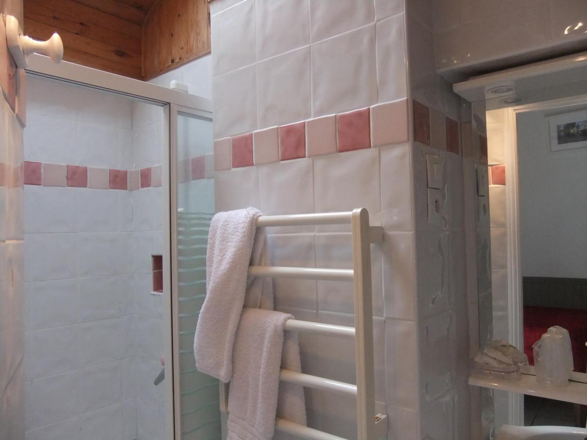 Bed and Breakfast Le Moulin De Saussaye Crouzilles Exterior foto