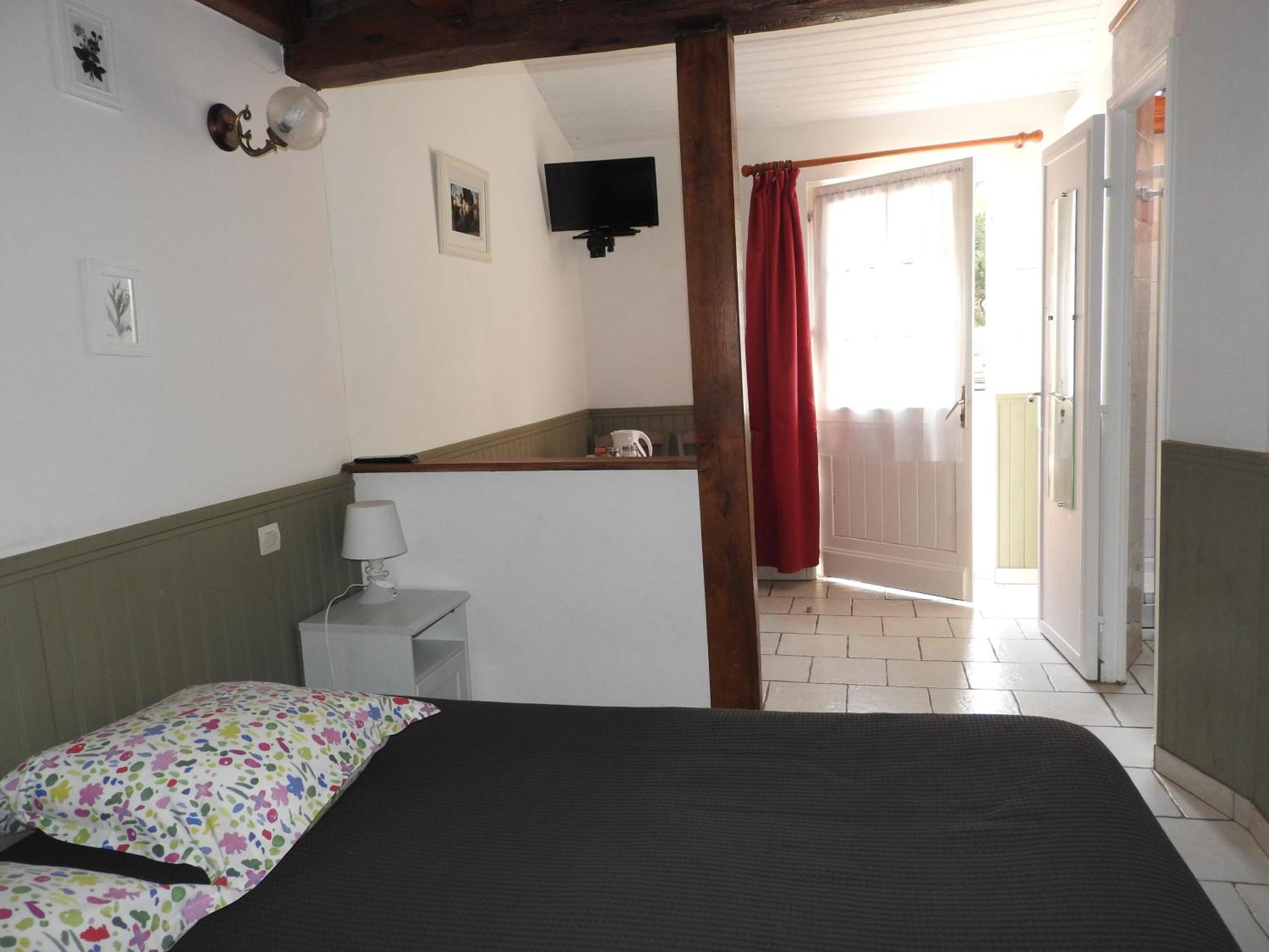 Bed and Breakfast Le Moulin De Saussaye Crouzilles Exterior foto