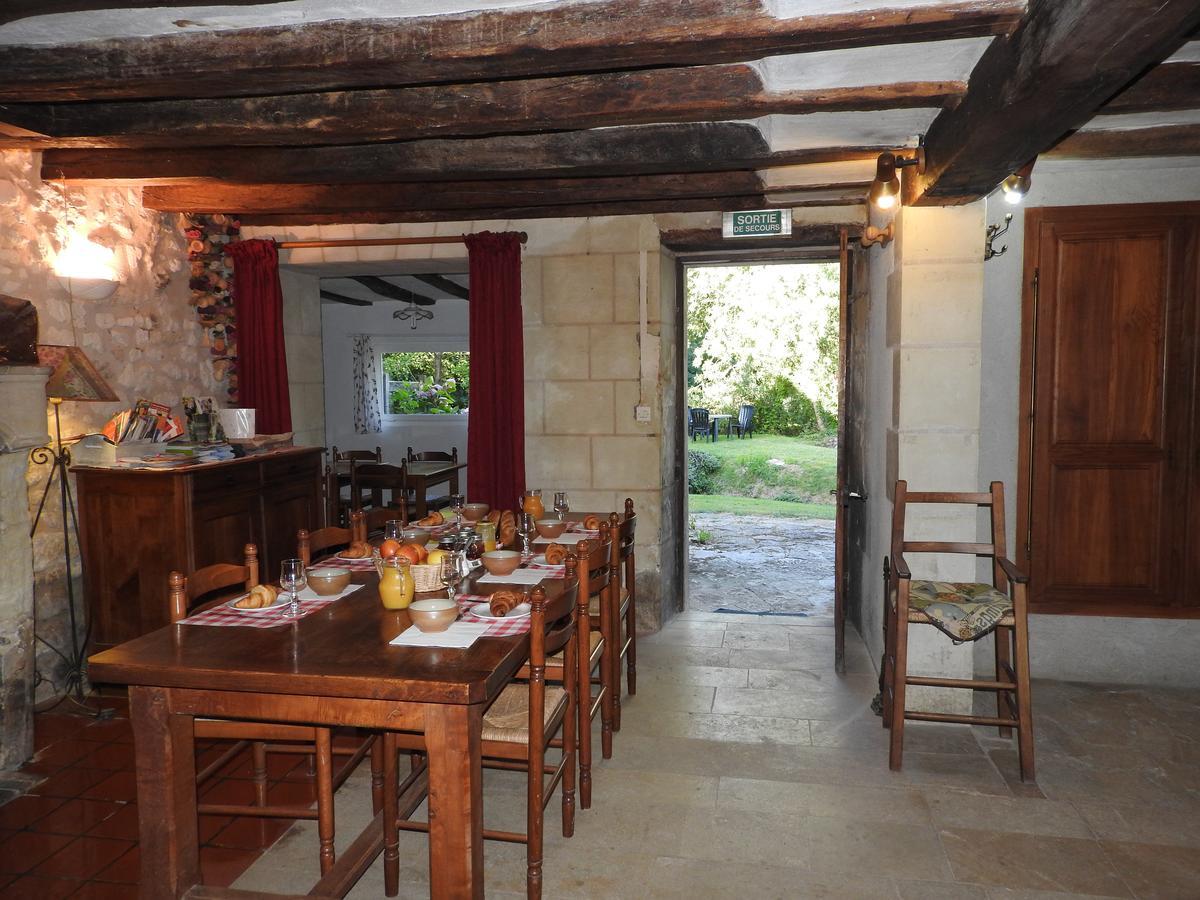 Bed and Breakfast Le Moulin De Saussaye Crouzilles Exterior foto