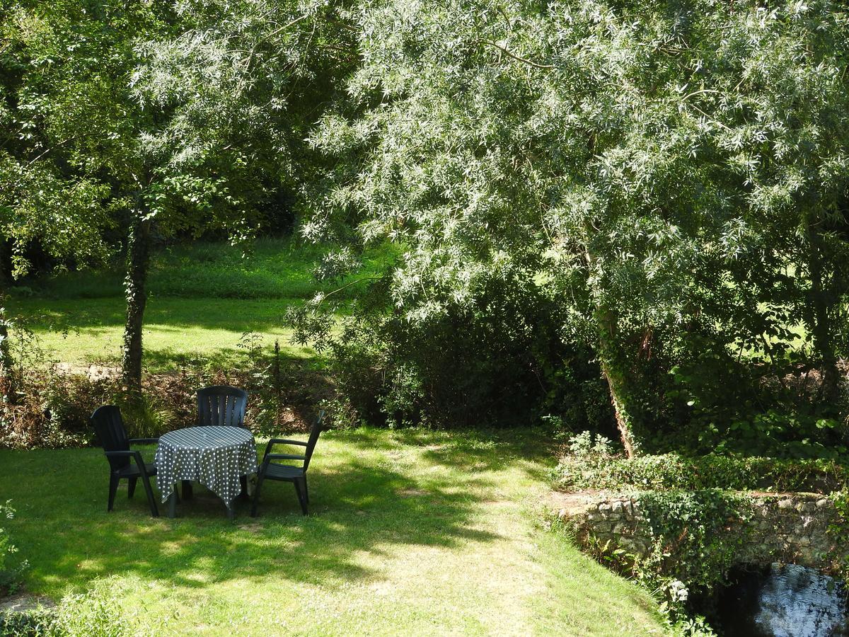 Bed and Breakfast Le Moulin De Saussaye Crouzilles Exterior foto