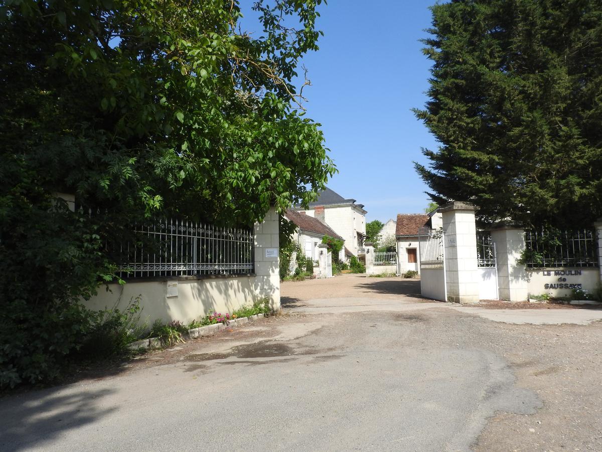 Bed and Breakfast Le Moulin De Saussaye Crouzilles Exterior foto